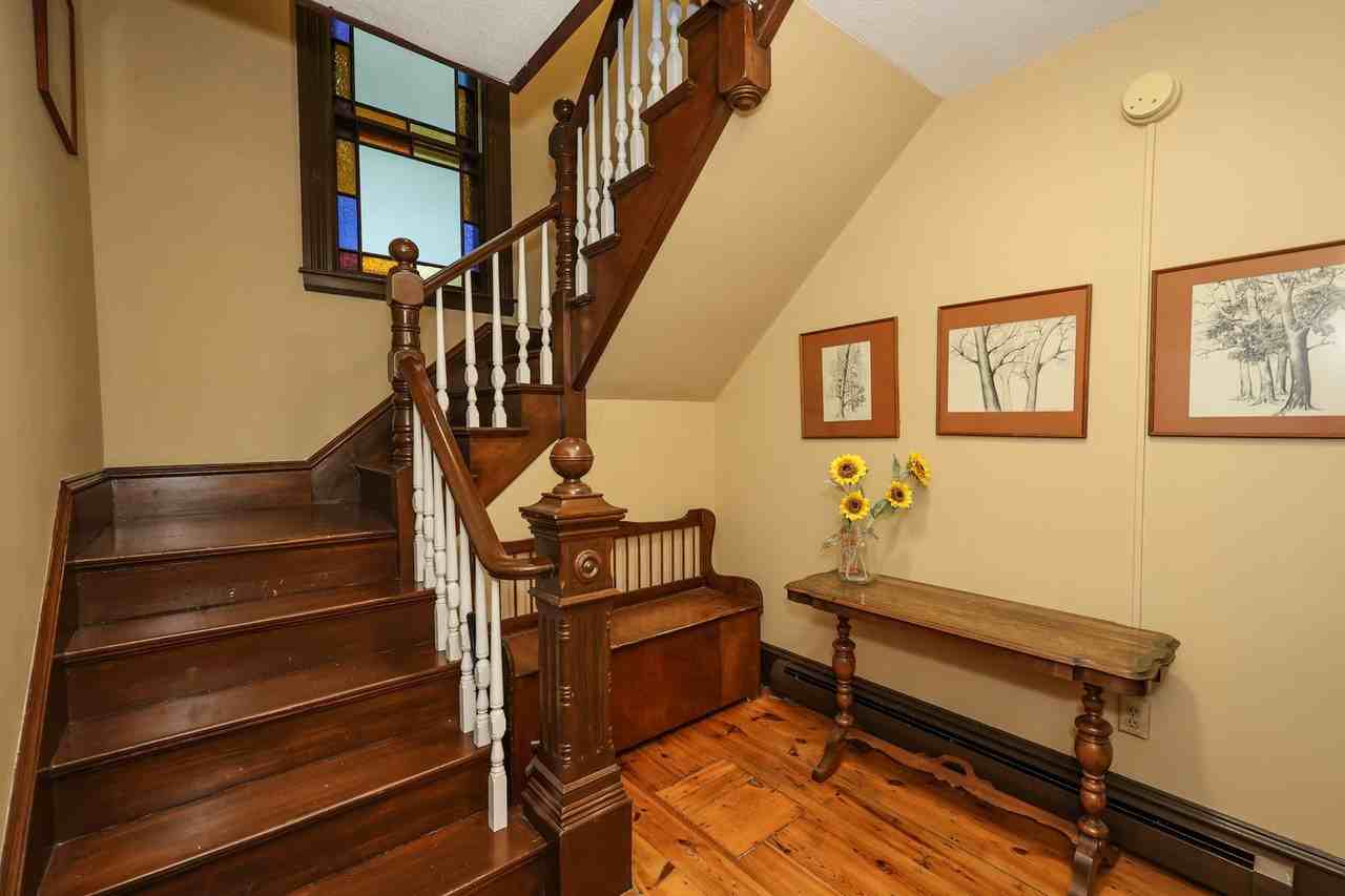 736 Maple St - Photo 5 of 25
