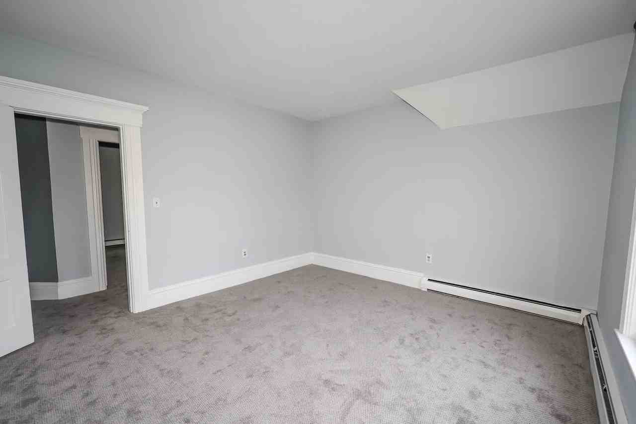736 Maple St - Photo 7 of 25