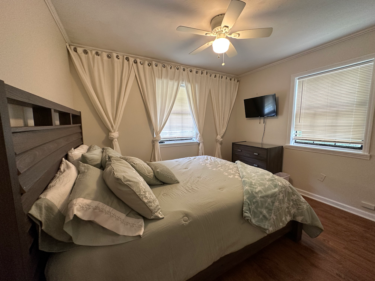 604 Wheeler St - Photo 7 of 8