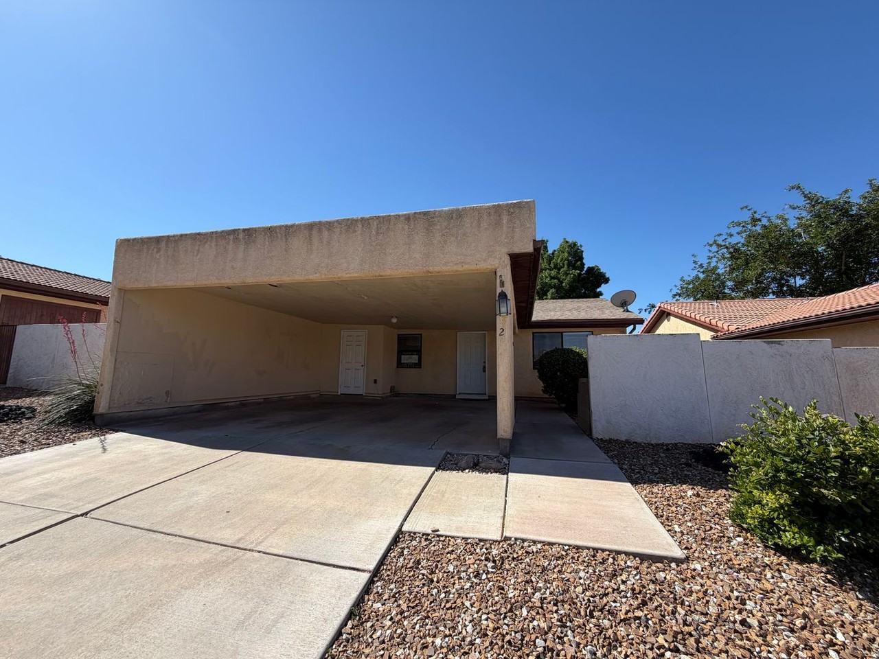 585 N Westridge Dr - Photo 3 of 18