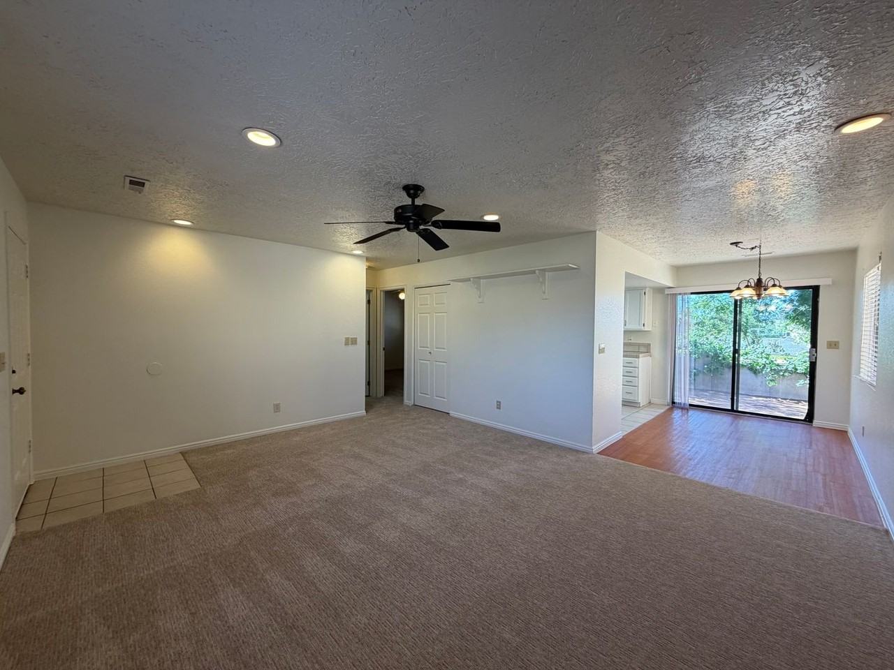 585 N Westridge Dr - Photo 4 of 18