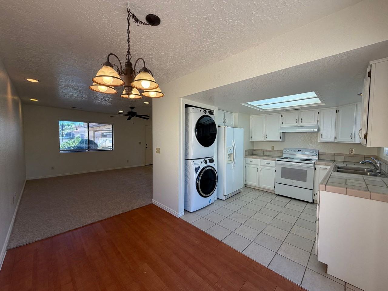 585 N Westridge Dr - Photo 7 of 18