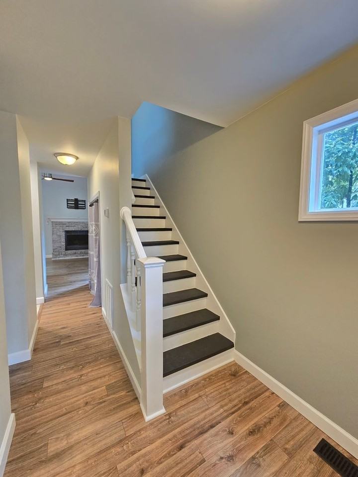 106 Hillsdale Dr - Photo 2 of 27