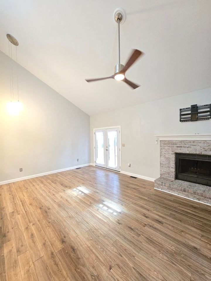 106 Hillsdale Dr - Photo 5 of 27