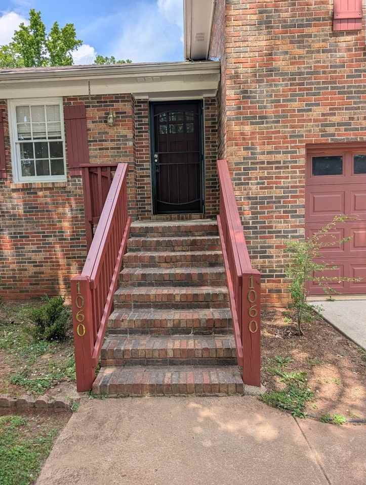1060 Sandy Springs Rd Nw - Photo 3 of 32