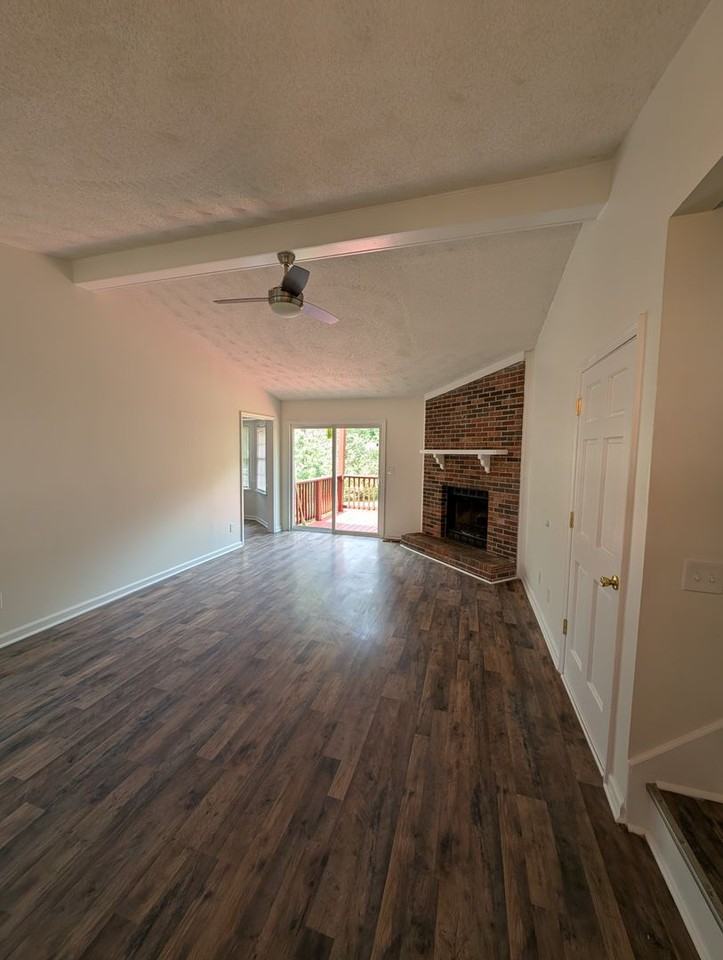 1060 Sandy Springs Rd Nw - Photo 6 of 32