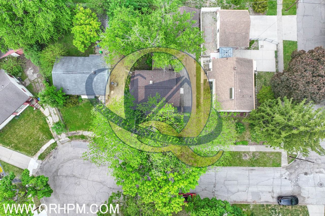 3908 Cherokee Ave - Photo 2 of 24