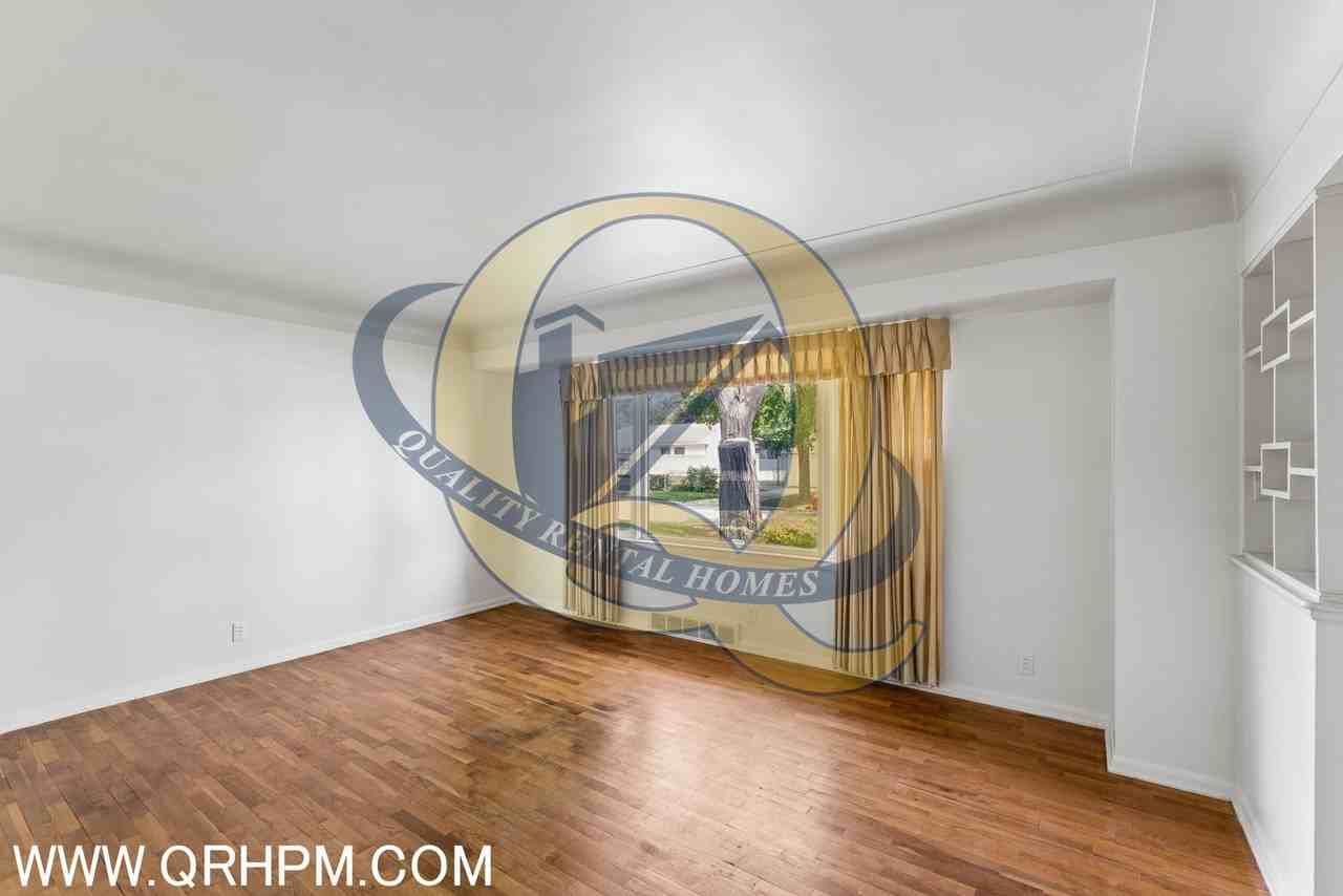 3908 Cherokee Ave - Photo 4 of 24