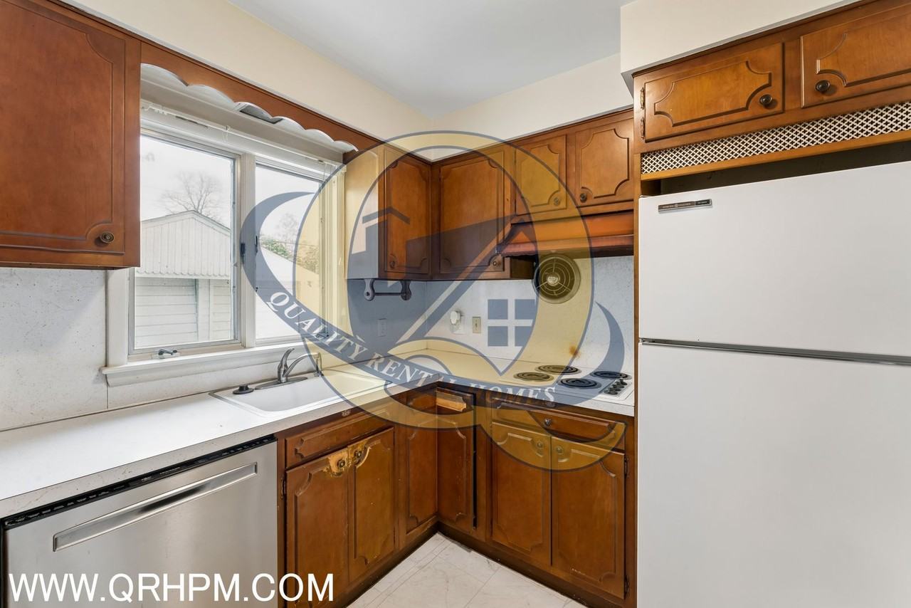 3908 Cherokee Ave - Photo 7 of 24