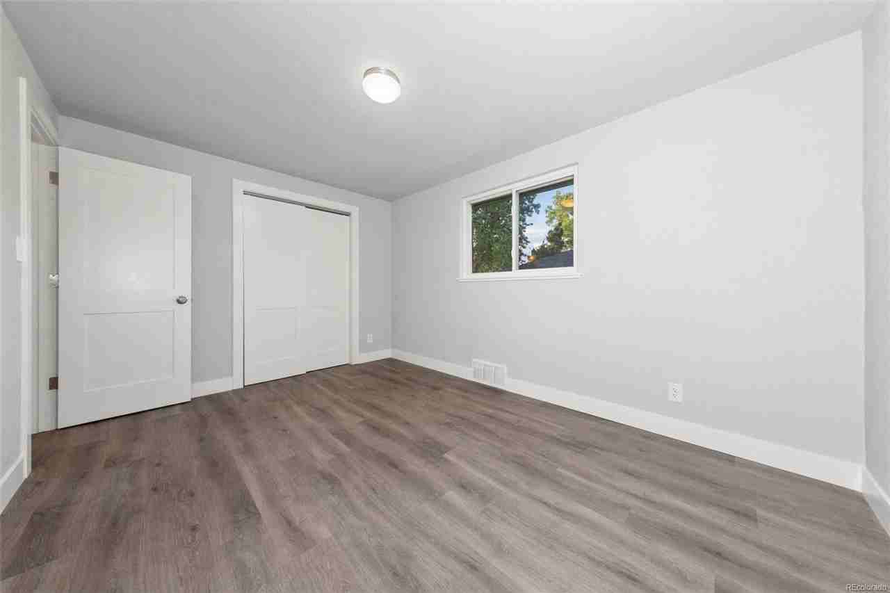 3662 Hudson St - Photo 5 of 7