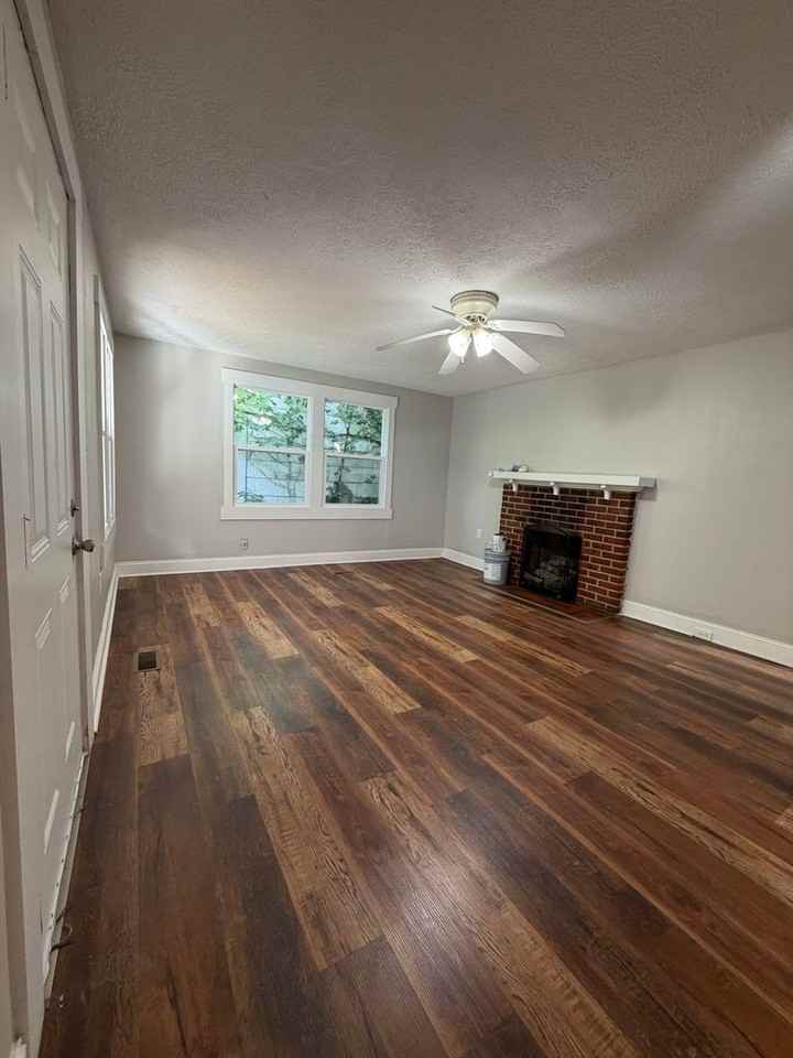 337 Murrell St - Photo 2 of 14