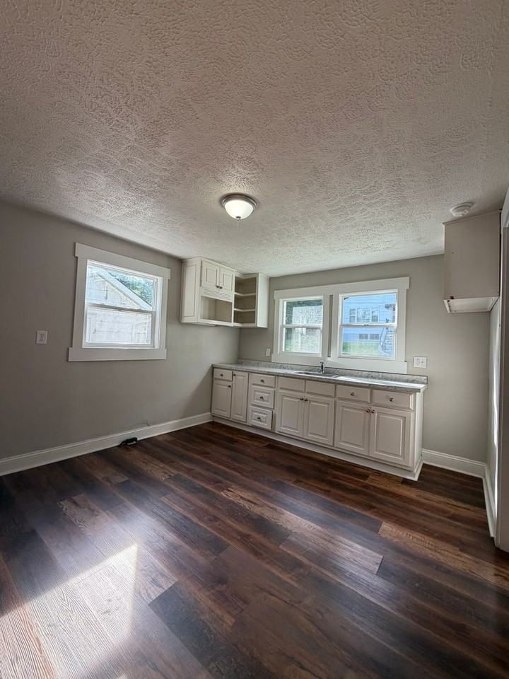 337 Murrell St - Photo 4 of 14