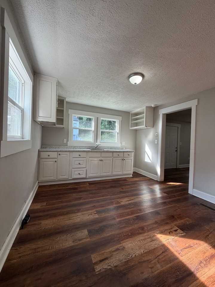 337 Murrell St - Photo 5 of 14
