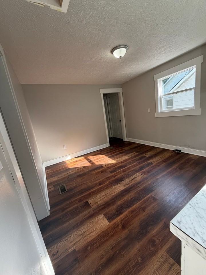 337 Murrell St - Photo 6 of 14