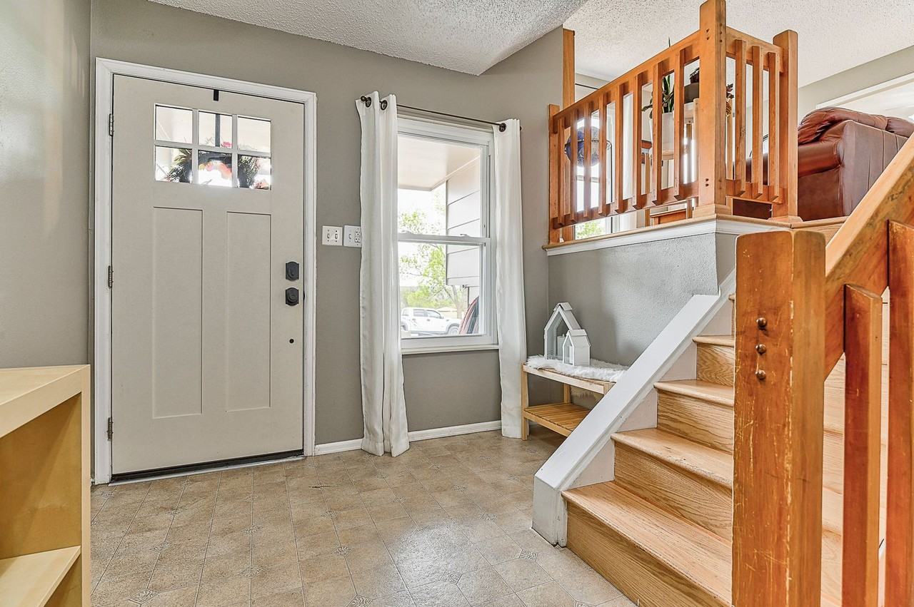 5150 Saddle Dr - Photo 2 of 33