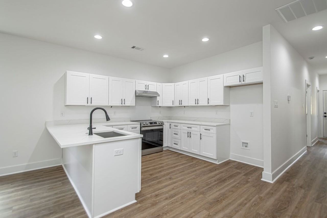 324 S Schiller St - Photo 5 of 42