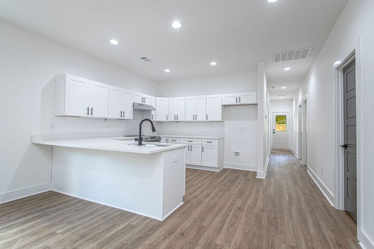 324 S Schiller St - Photo 6 of 42