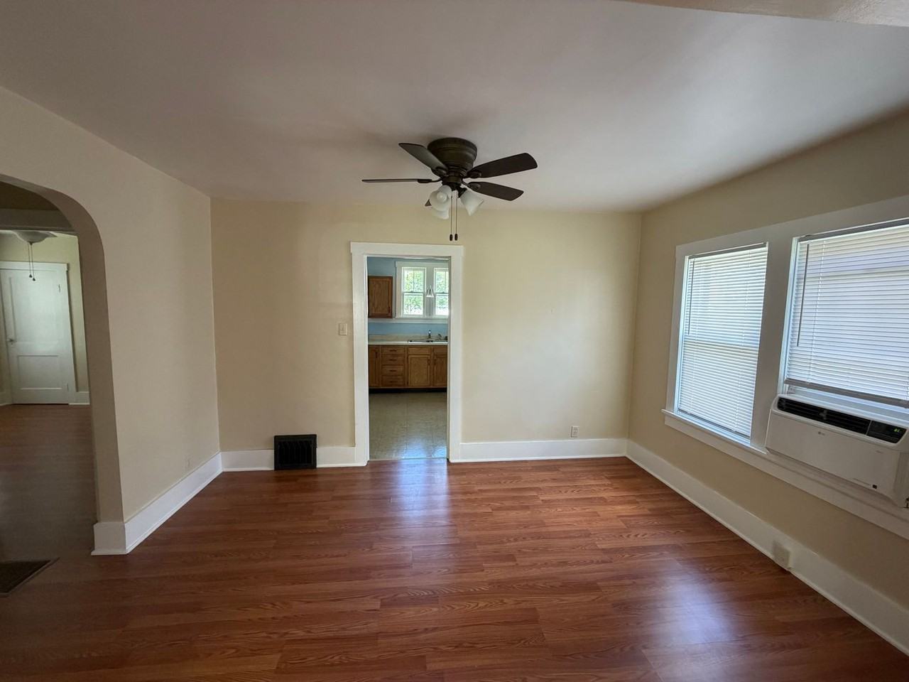 1331 Livingston St - Photo 3 of 8