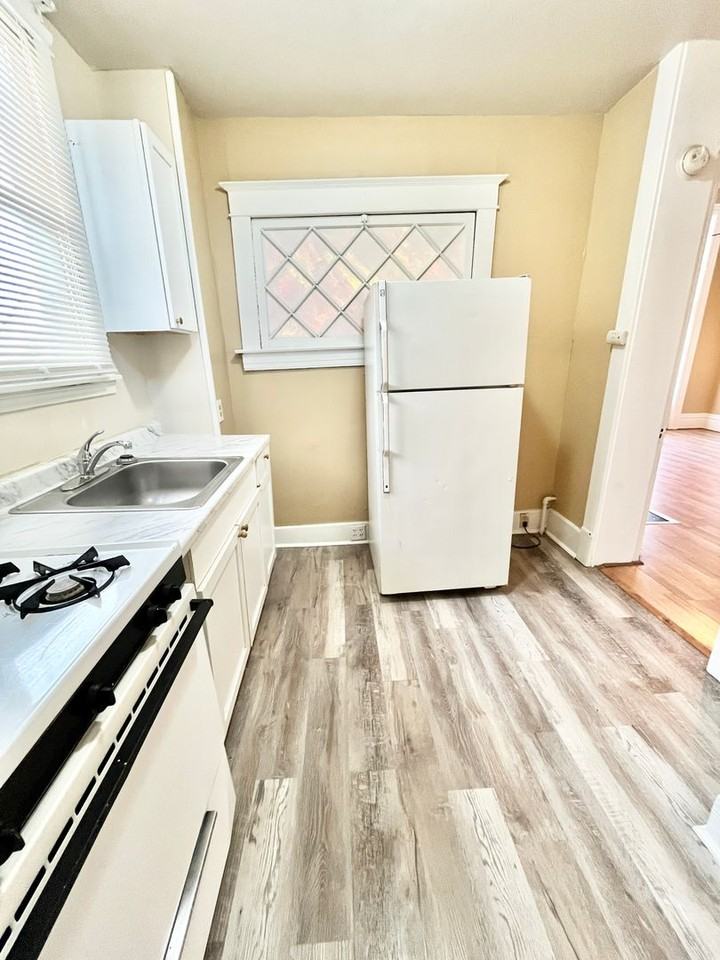1128 S. 3rd - Photo 6 of 19