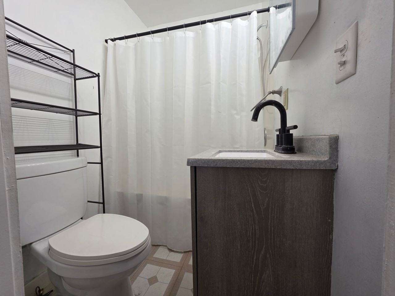 192 3rd Ave - Photo 5 of 8