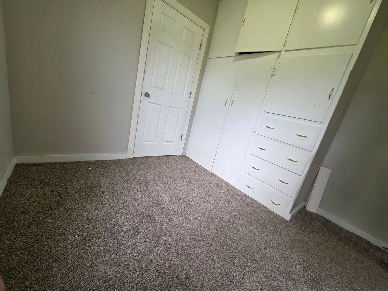 192 3rd Ave - Photo 6 of 8