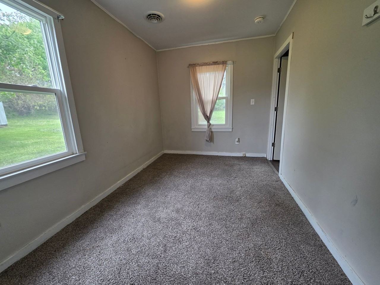 192 3rd Ave - Photo 7 of 8