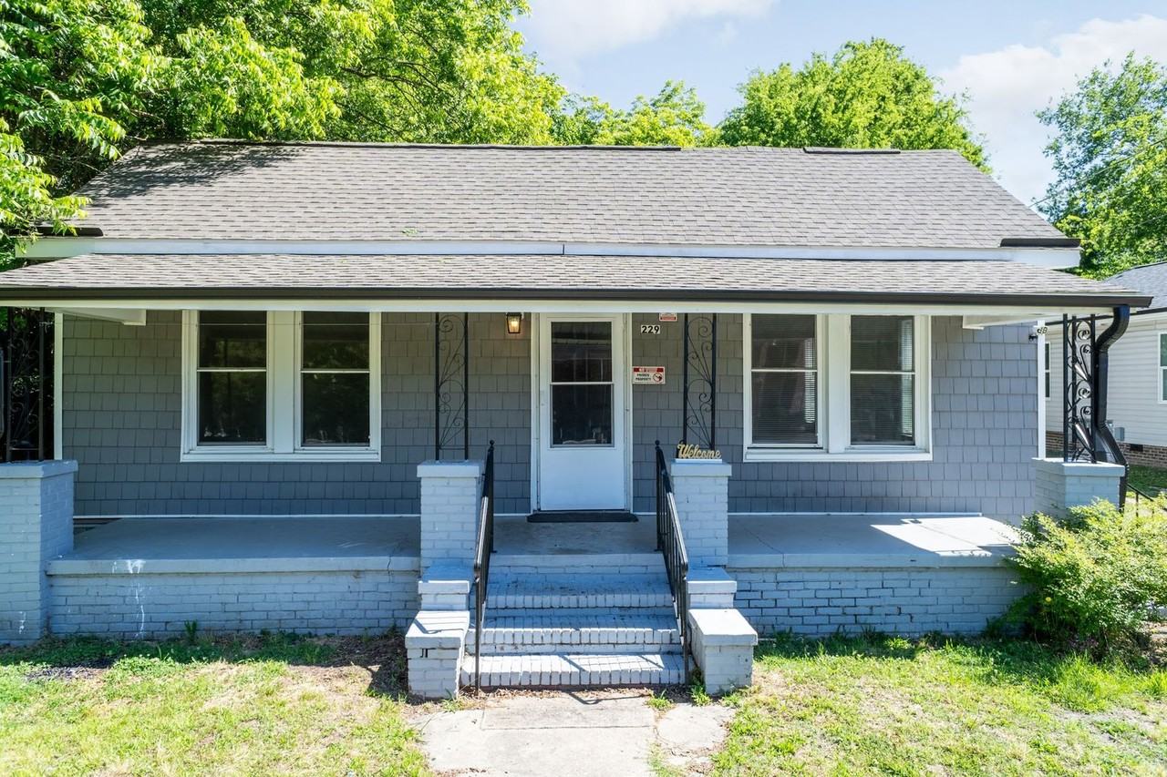 229 Lowry St - Photo 4 of 28