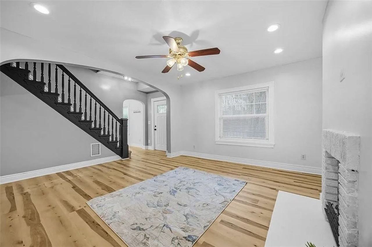 300 Western Ave - Photo 3 of 20