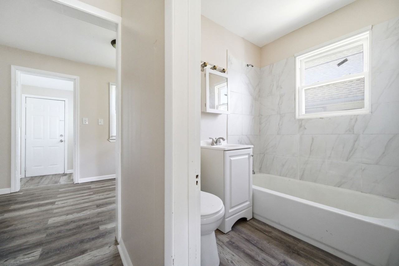 3881 W 117th St - Photo 4 of 20