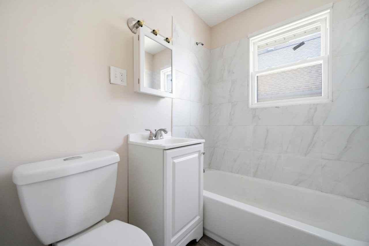 3881 W 117th St - Photo 5 of 20