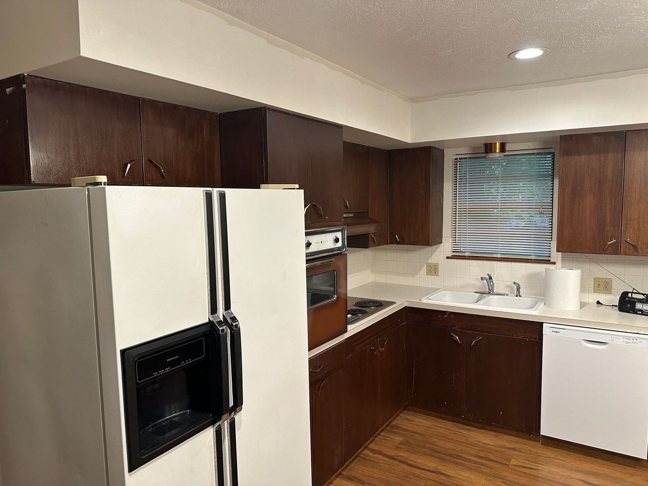825 S Luster Ave - Photo 7 of 19