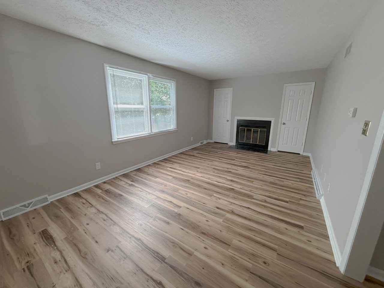 247 Iris Ln - Photo 7 of 14