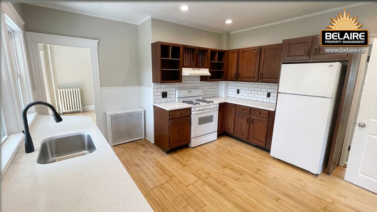 10 Otis St