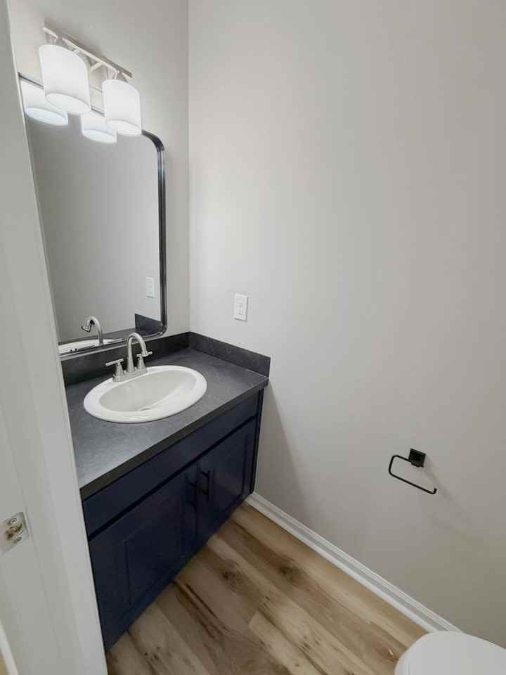 249 Iris Ln - Photo 3 of 11