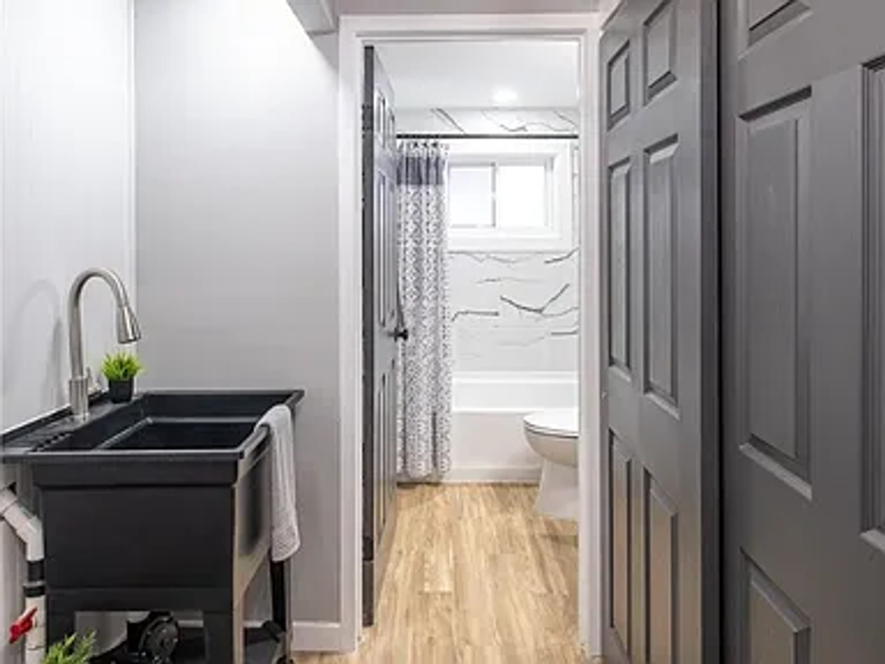 3781 Keswick Ln - Photo 5 of 20