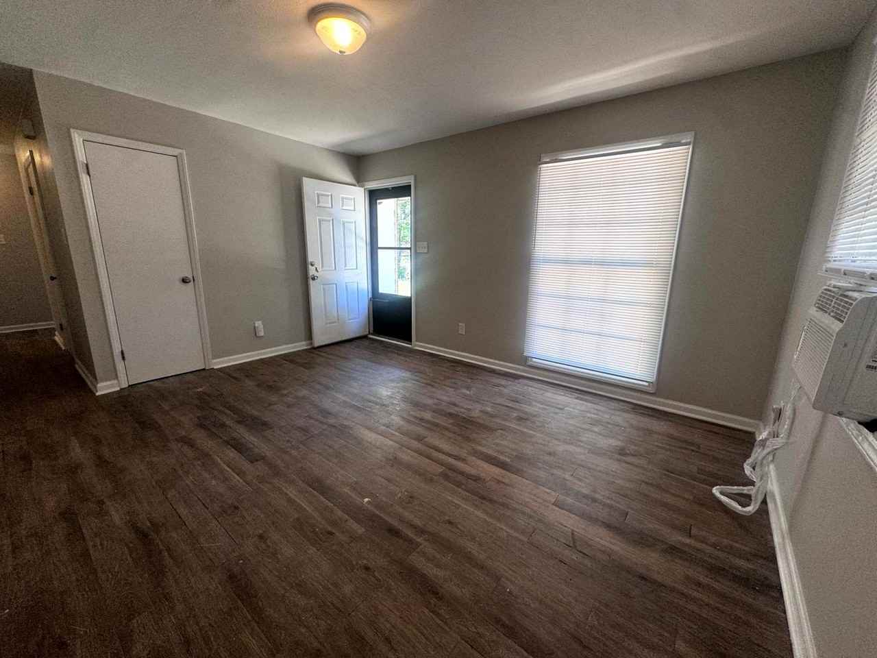 927 Fiske Dr - Photo 2 of 21