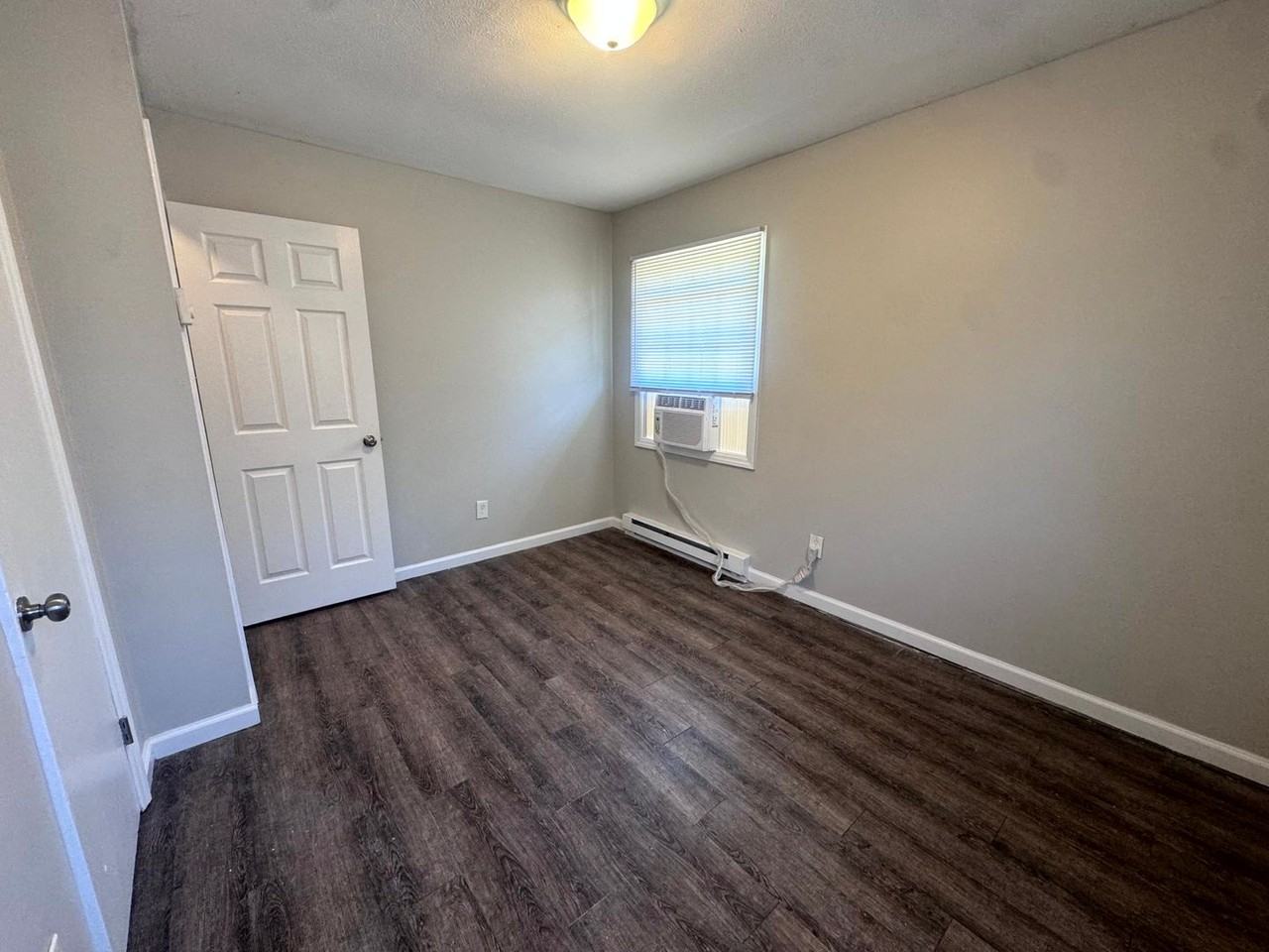 927 Fiske Dr - Photo 5 of 21
