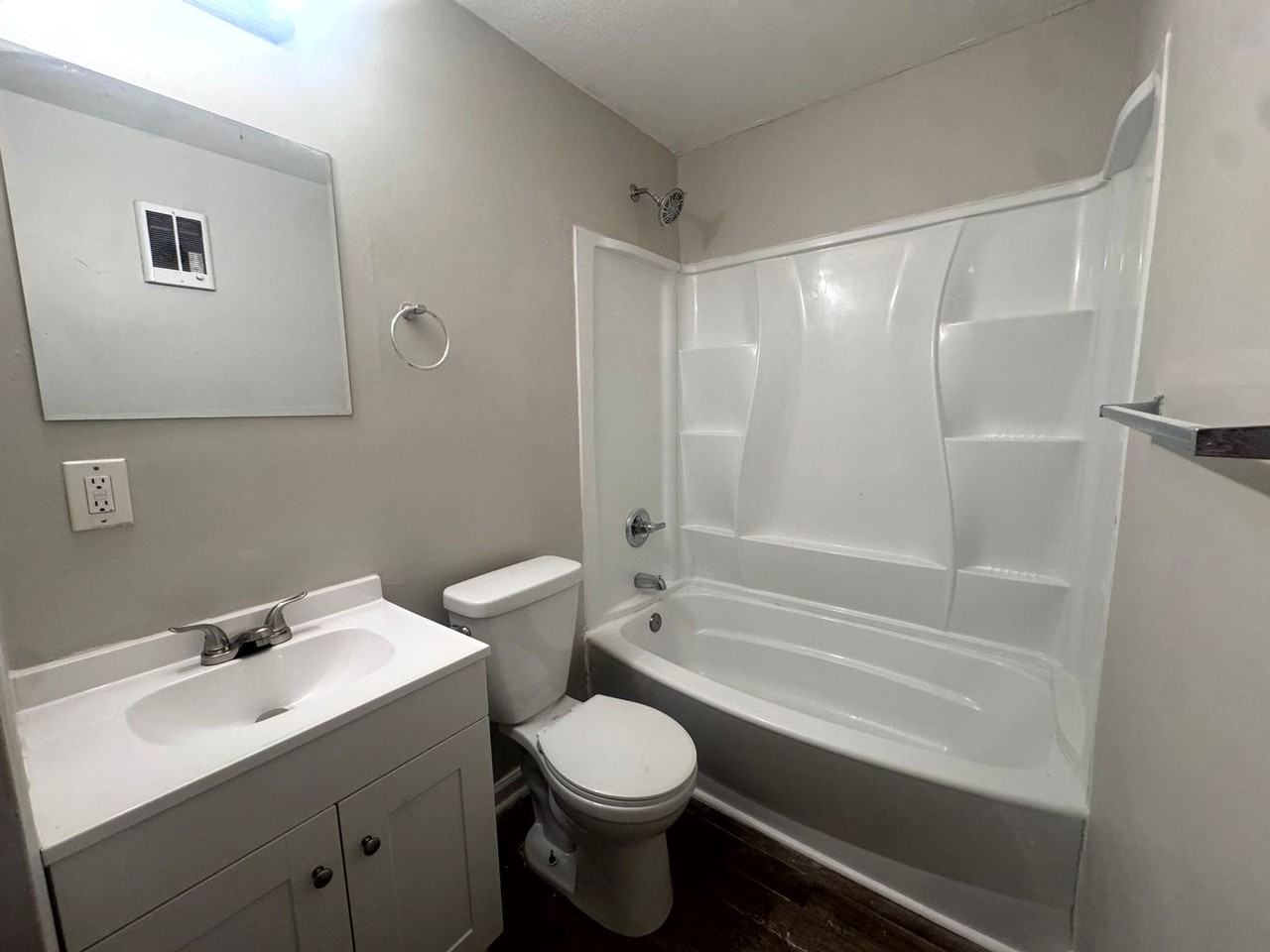 927 Fiske Dr - Photo 6 of 21