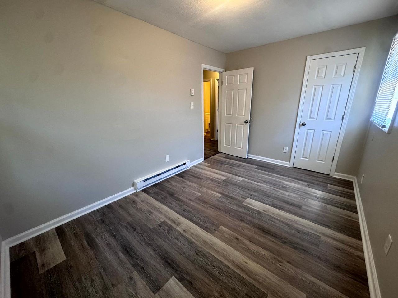 927 Fiske Dr - Photo 7 of 21