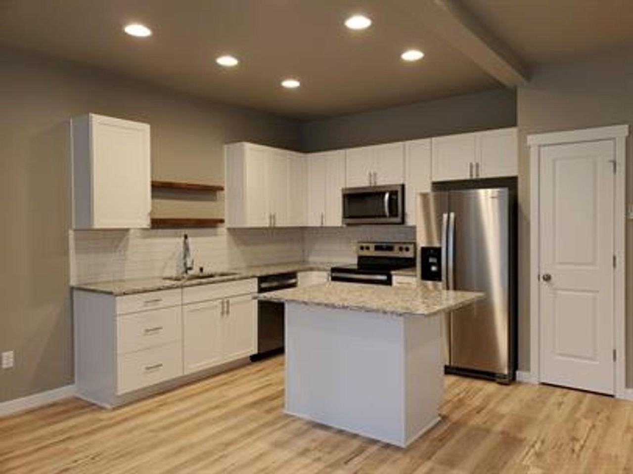 322 Bates St Sw - Photo 3 of 25