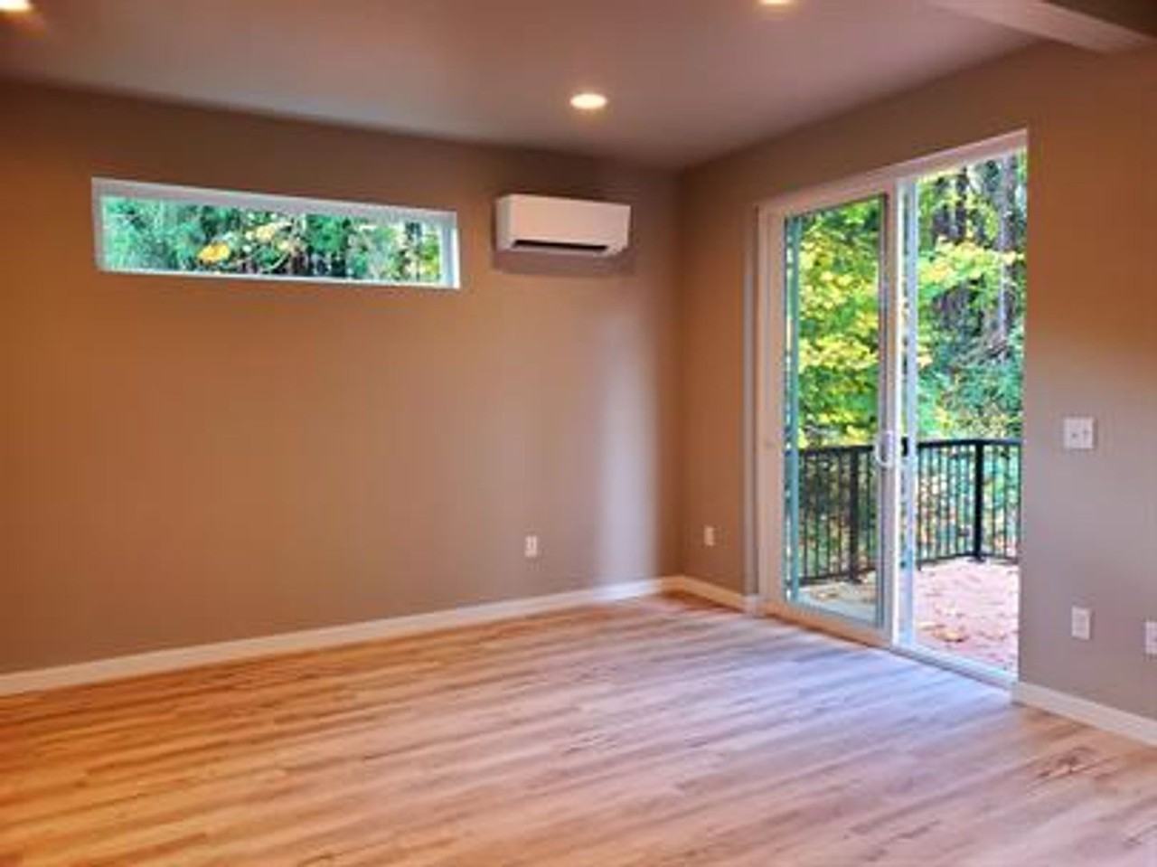 322 Bates St Sw - Photo 7 of 25