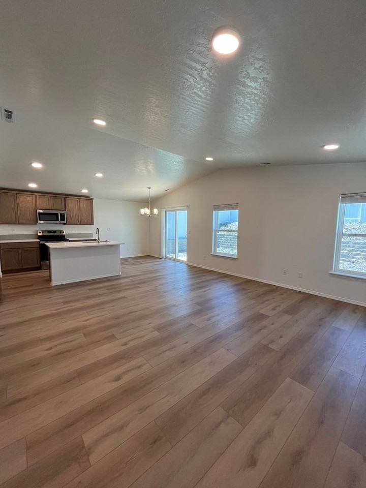 3670 S Penn Pl - Photo 2 of 7