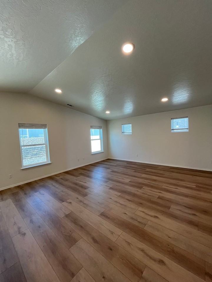3670 S Penn Pl - Photo 4 of 7