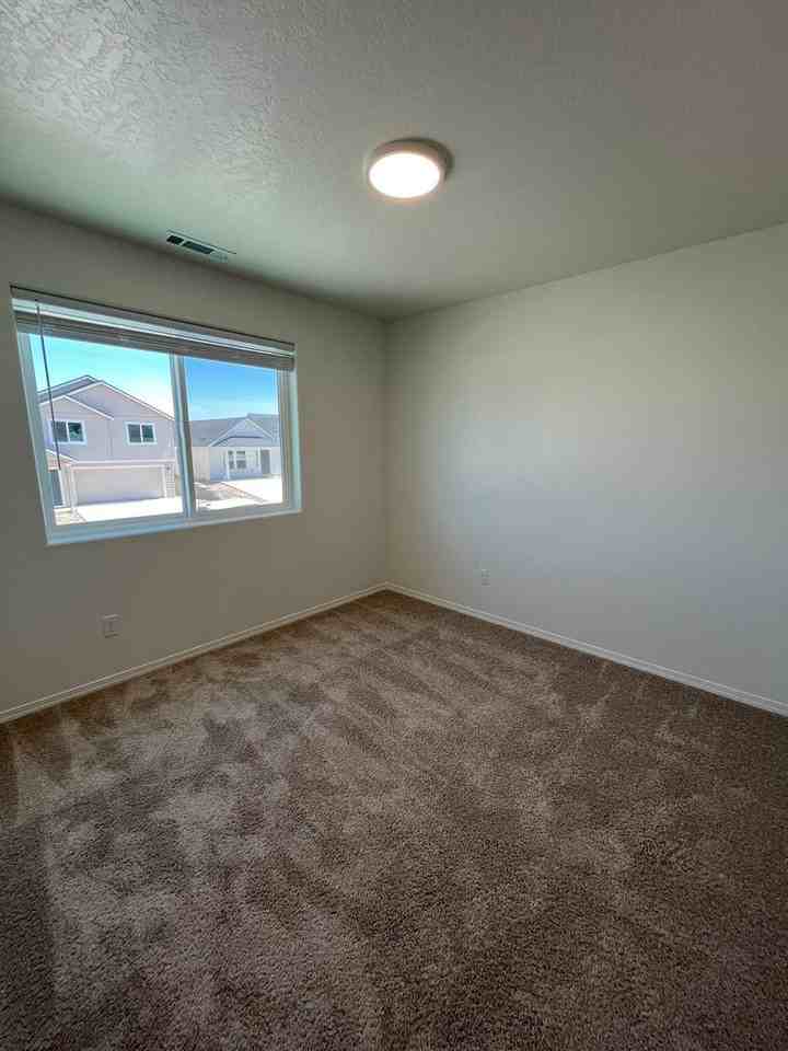 3670 S Penn Pl - Photo 6 of 7