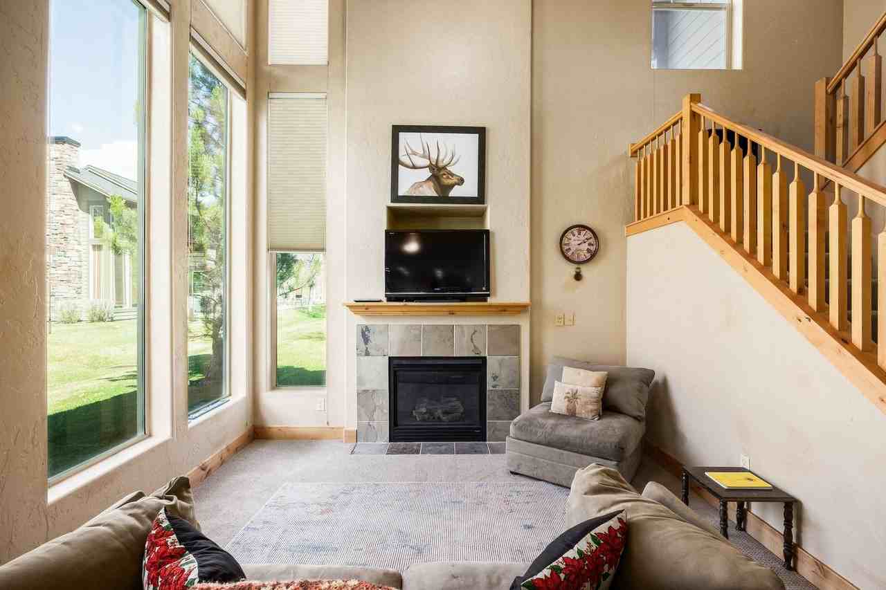 6144 Fox Pointe Cir Apt C2 - Photo 3 of 26