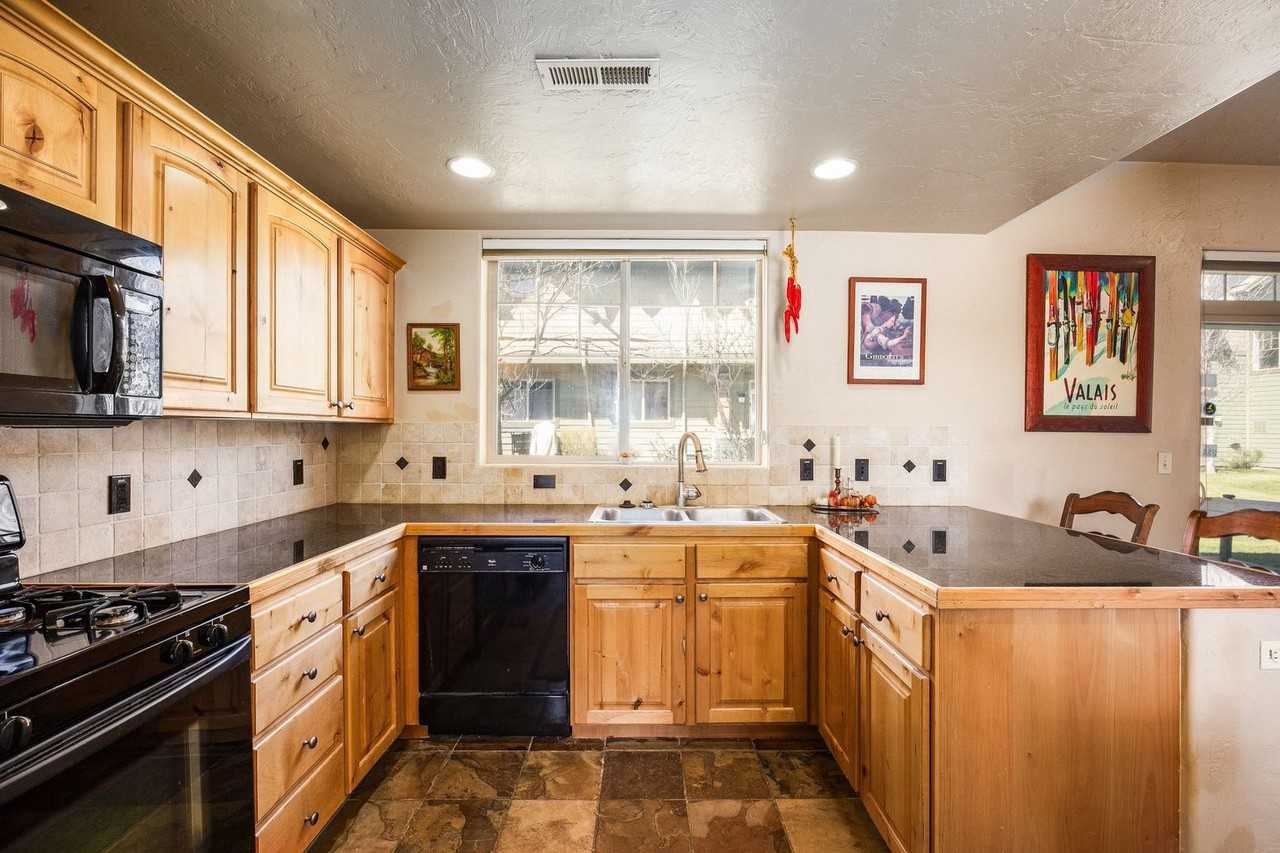 6144 Fox Pointe Cir Apt C2 - Photo 7 of 26