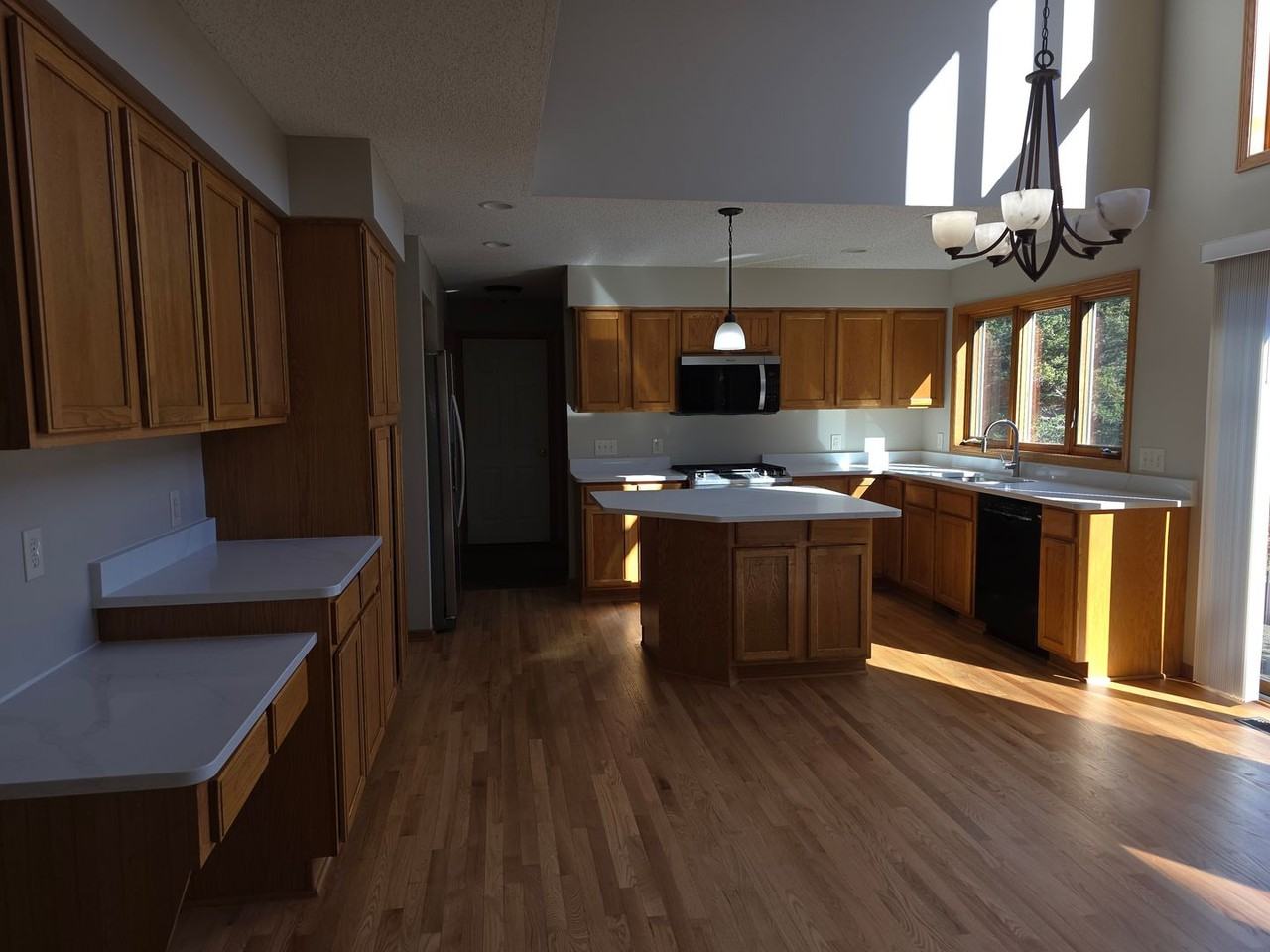22 Springbrook Bay - Photo 3 of 14