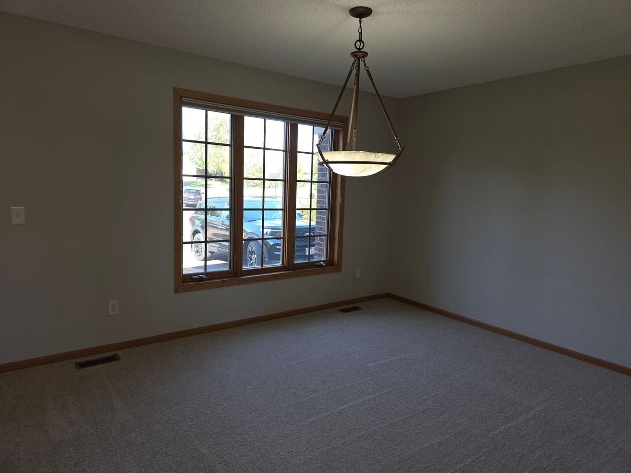 22 Springbrook Bay - Photo 7 of 14