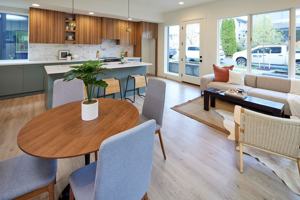 featured image of 140 140 - 172 NE Sacramento St