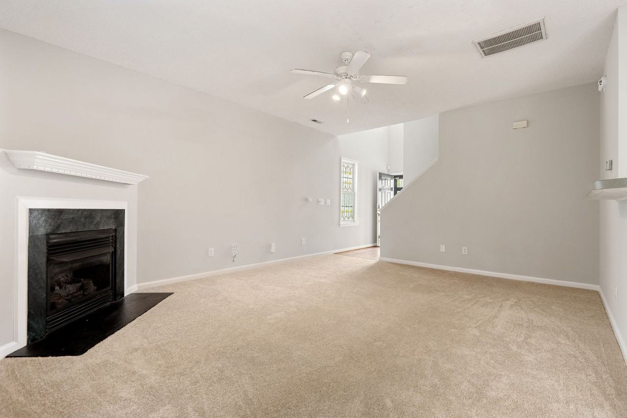 5412 Grand Traverse Dr - Photo 5 of 26